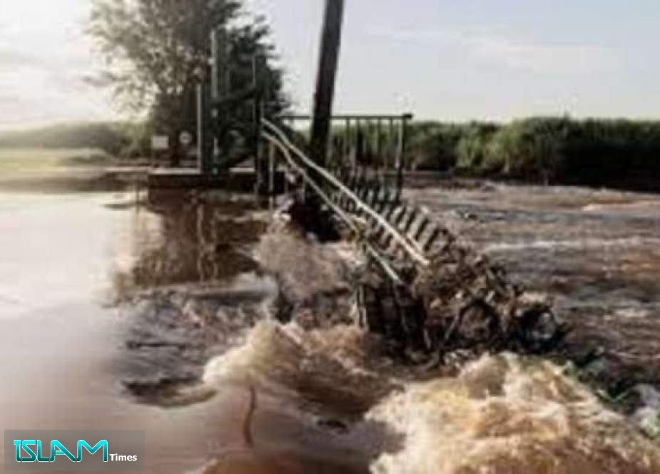 مقتل 12 شخصاً جراء فيضانات تسببت بها أمطار غزيرة في جنوب إفريقيا